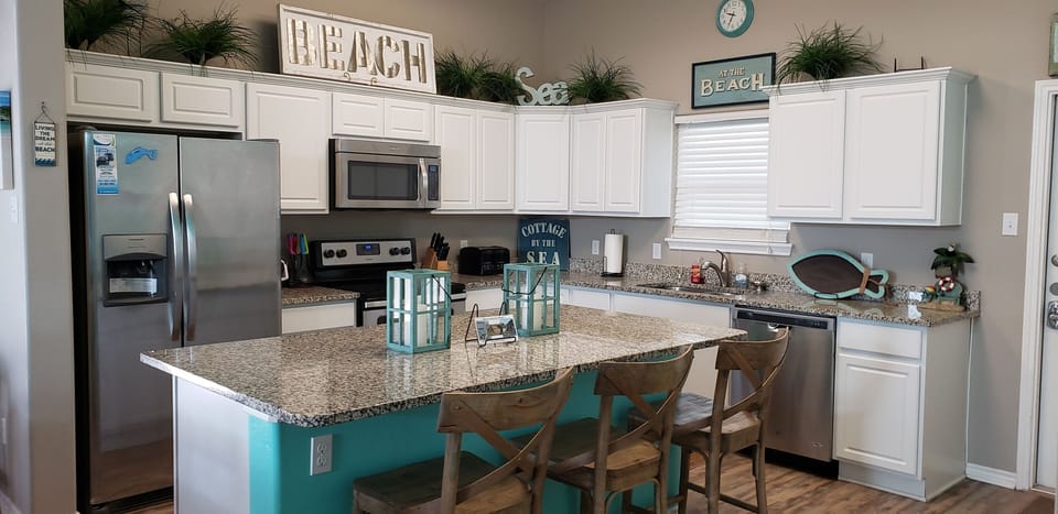 Fully equipped kitchen.