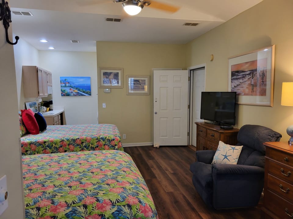 Private bathroom inside Bedroom #2!