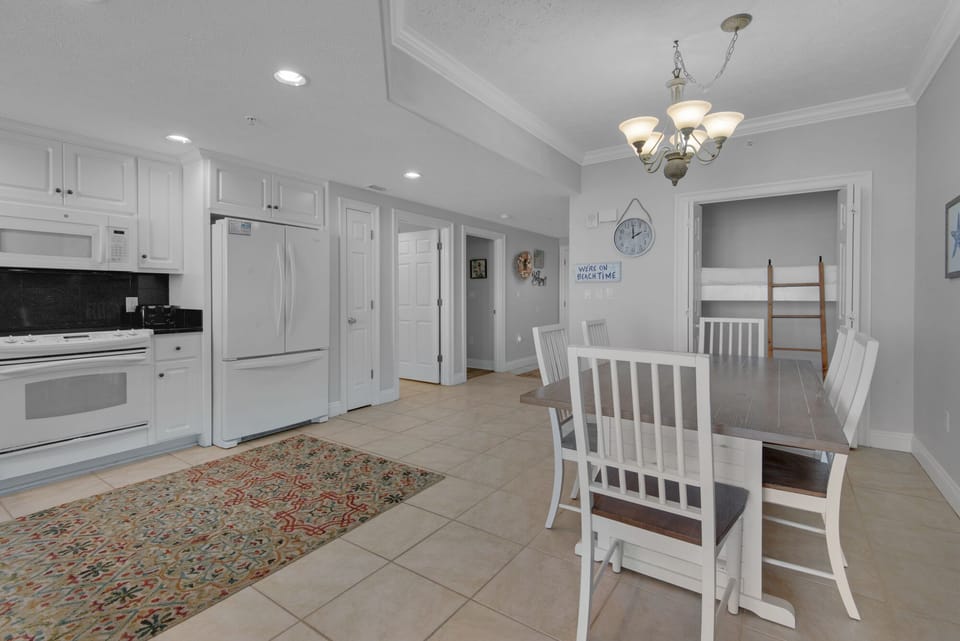Condo, Multiple Beds, Pool Access | Private kitchen | Fridge, microwave, oven, stovetop