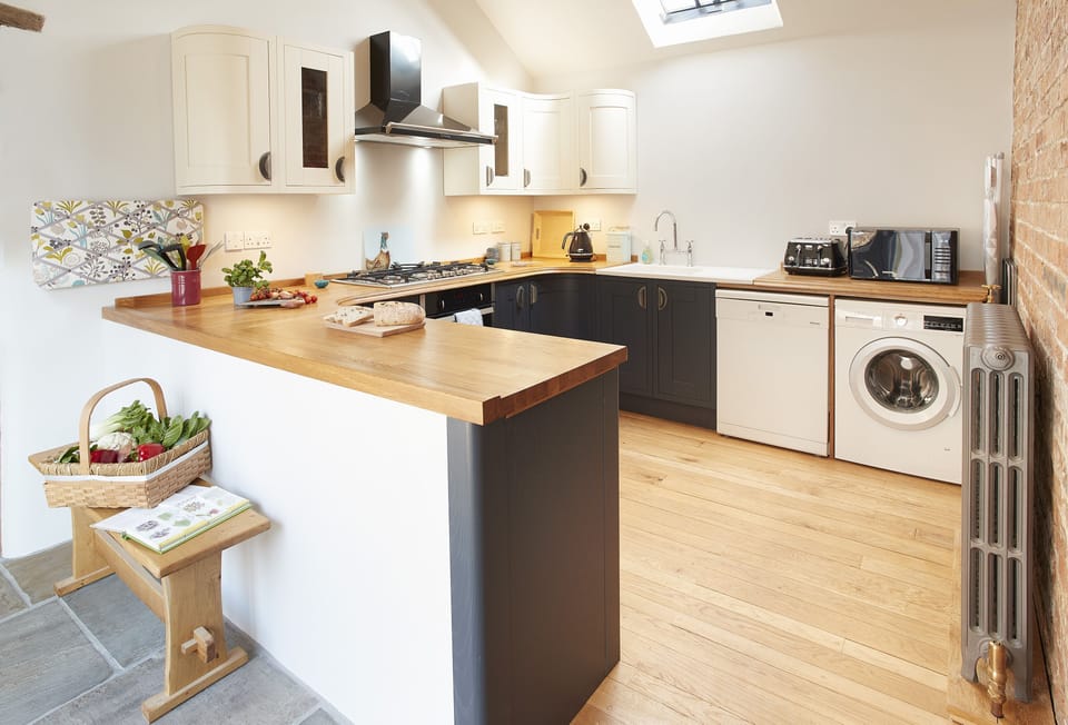 Forge Croft, Yorkshire: Spacious kitchen, well equipped with plenty of natural light from the skylight above