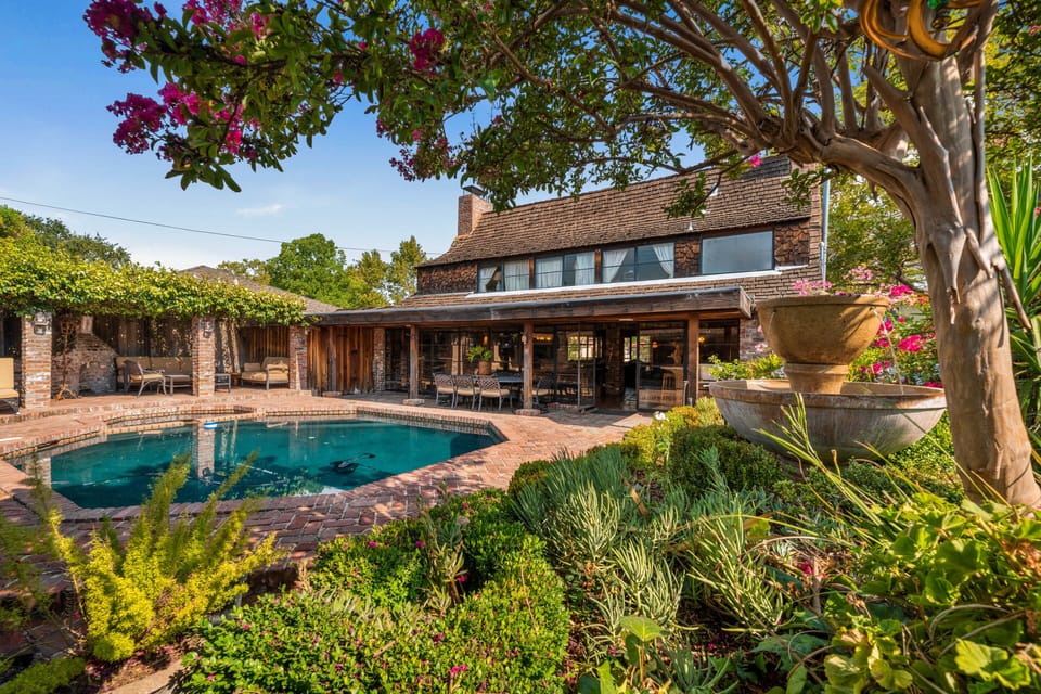 Custom tile pool
