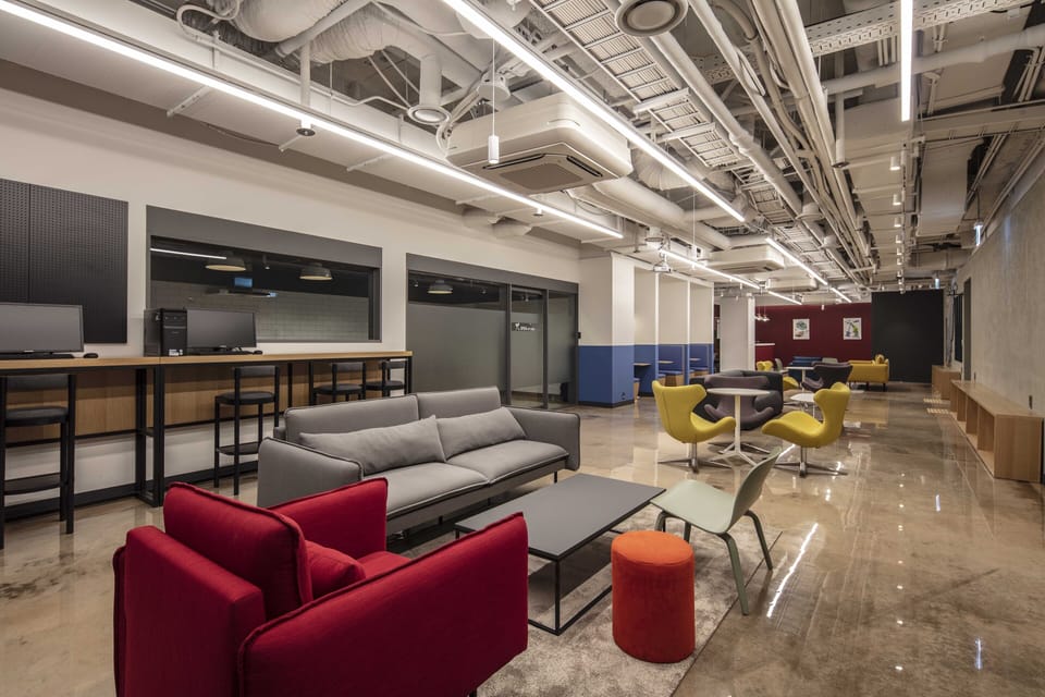 Lobby lounge