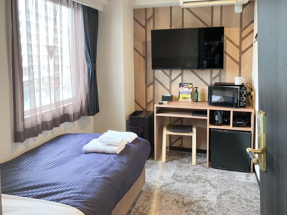 Desk, WiFi (free), individually decorated, bed sheets