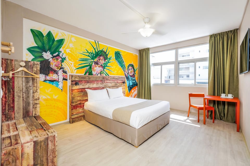 Premium bedding, in-room safe, desk, laptop workspace