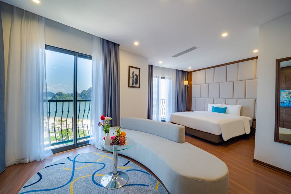 Club Paddington Deluxe | Pillowtop beds, minibar, in-room safe, desk
