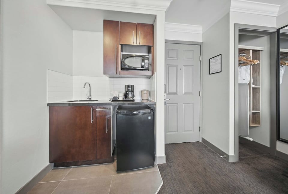 Standard Suite, 1 Queen Bed with Sofa bed, Kitchenette | Private kitchenette | Coffee/tea maker