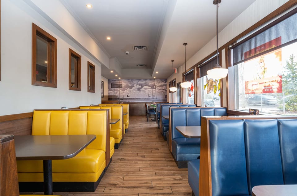 2 restaurants; breakfast, lunch, dinner, and brunch served