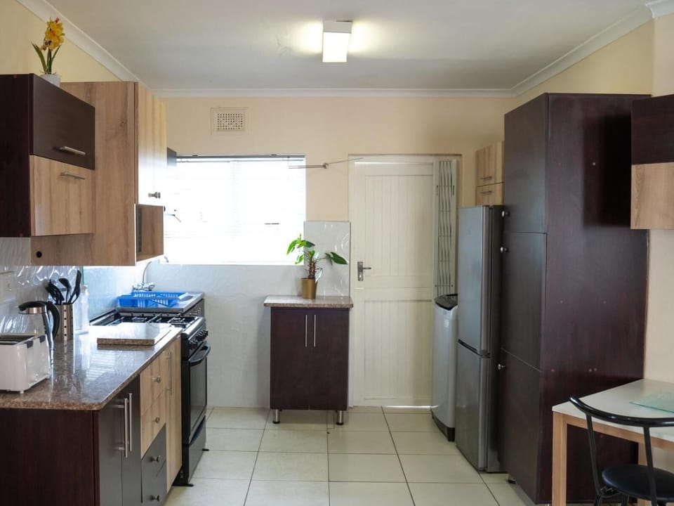 Family House | Private kitchen | Fridge, microwave, electric kettle, toaster