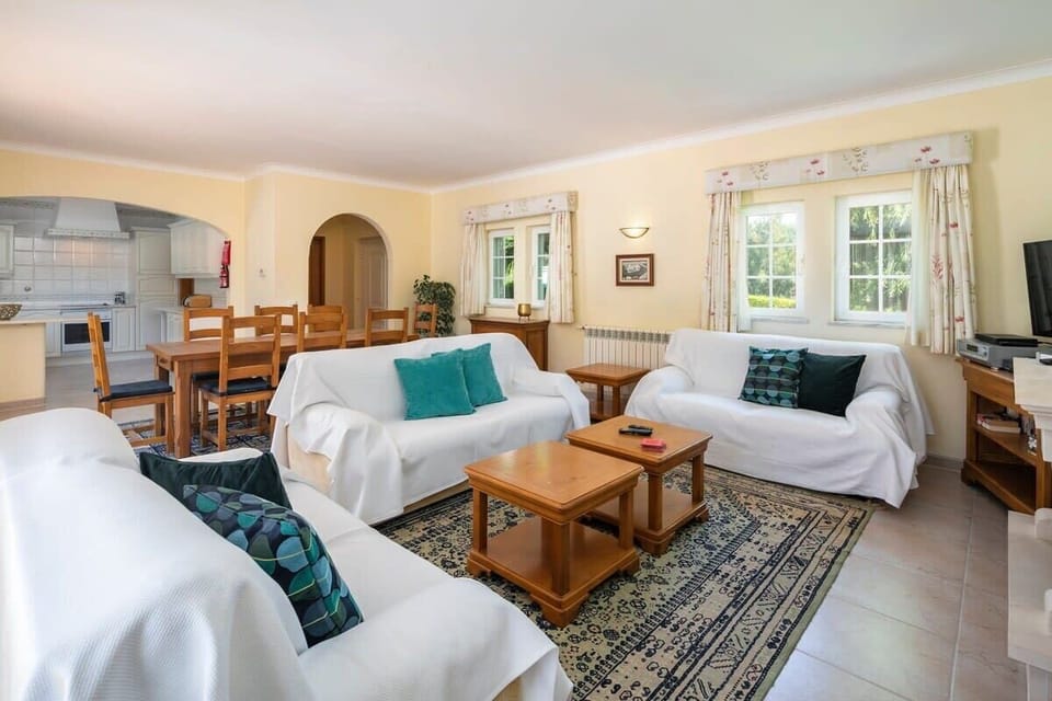 Open planned Kitchen, Dinning Table and Lounge