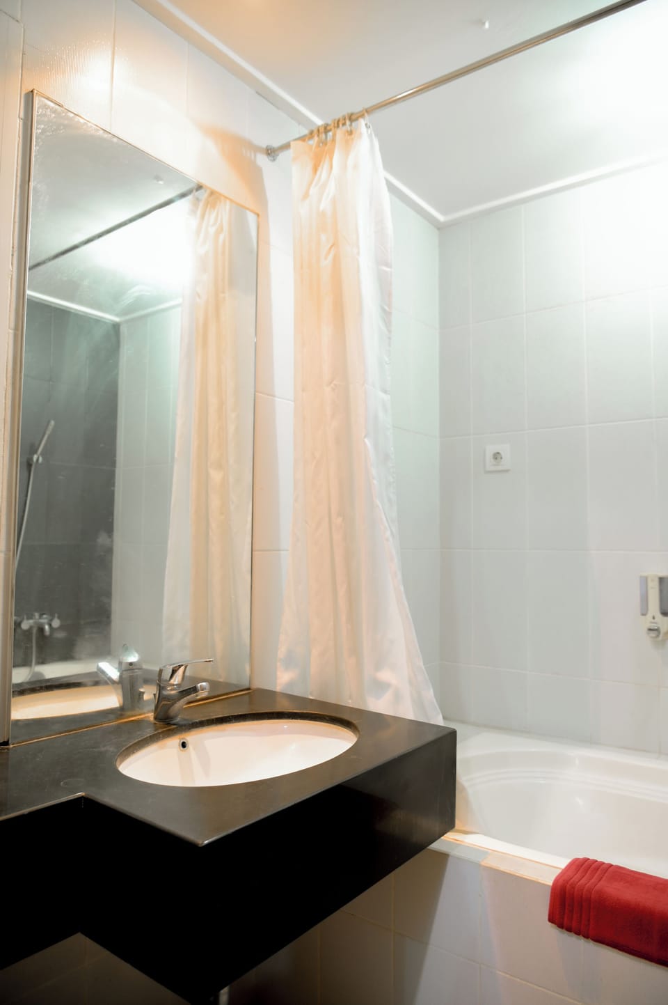 Suite Room | Premium bedding, in-room safe, desk, laptop workspace