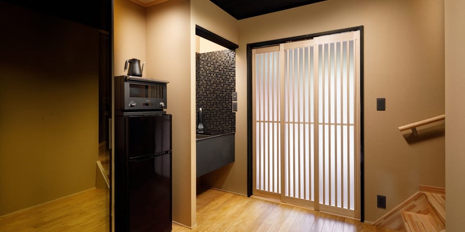 Private Vacation Home, Non Smoking | Private kitchenette | Full-size fridge, microwave, stovetop, electric kettle