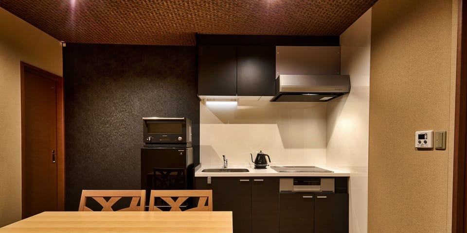 Private Vacation Home, Non Smoking | Private kitchenette | Fridge, microwave, stovetop, electric kettle