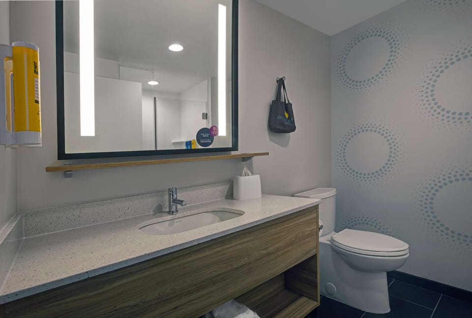 Hair dryer, towels