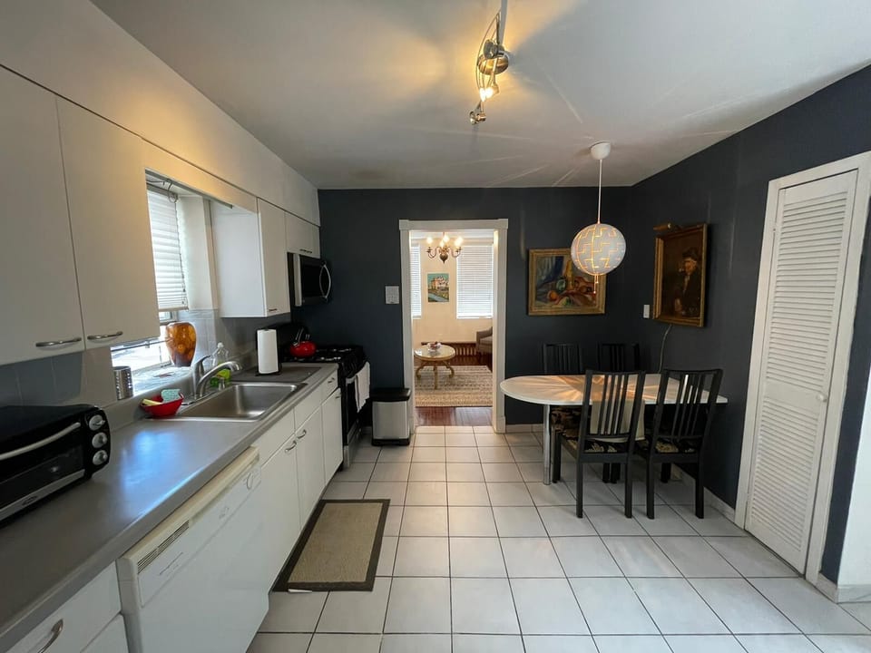 Longview Kitchen Into Living Room