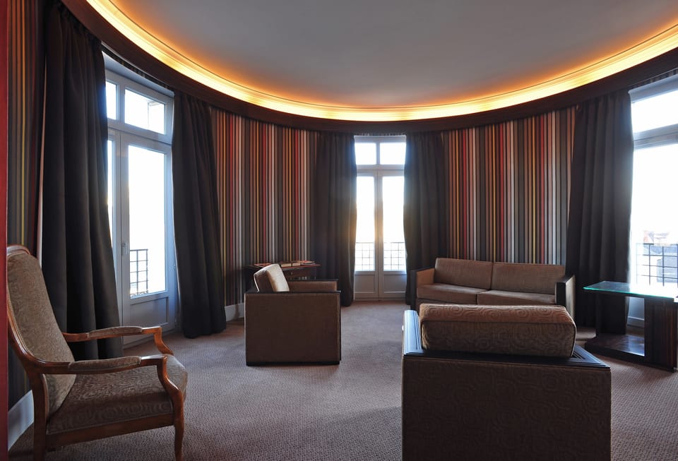 Suite Winston Churchill | Living area | Flat-screen TV