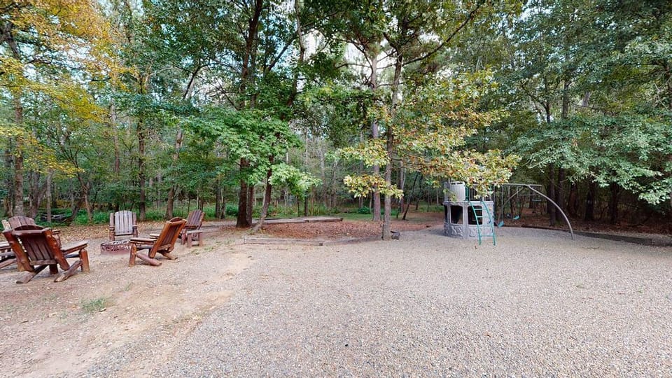 Winding-Creek-Yard