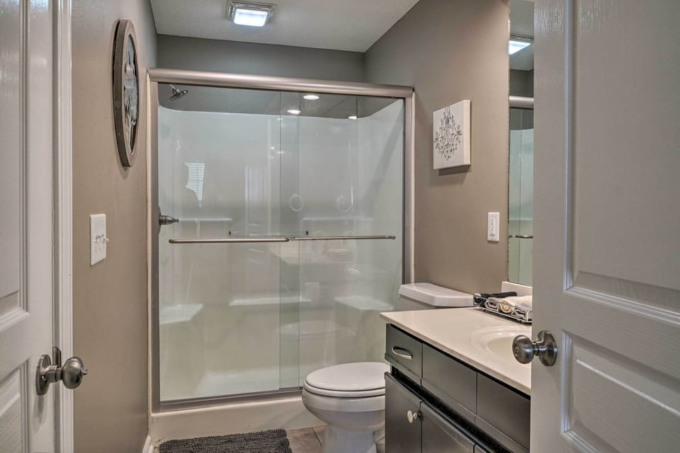 Full Bathroom