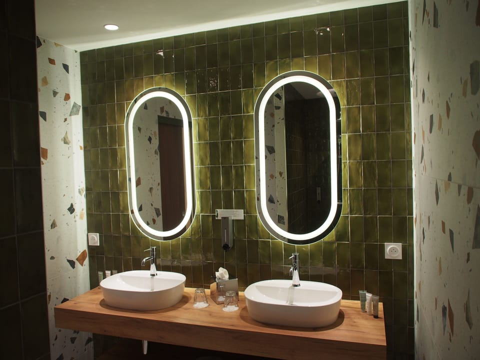 Superior Suite, 1 Queen Bed with Sofa bed | Bathroom | Hair dryer, towels