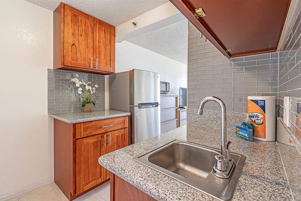Remodeled Kitchenette - Remodeled Kitchenette
