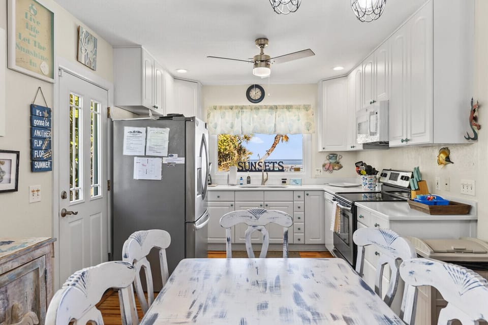 Daytona Beach Pool Airbnb VRBO Pet Friendly
