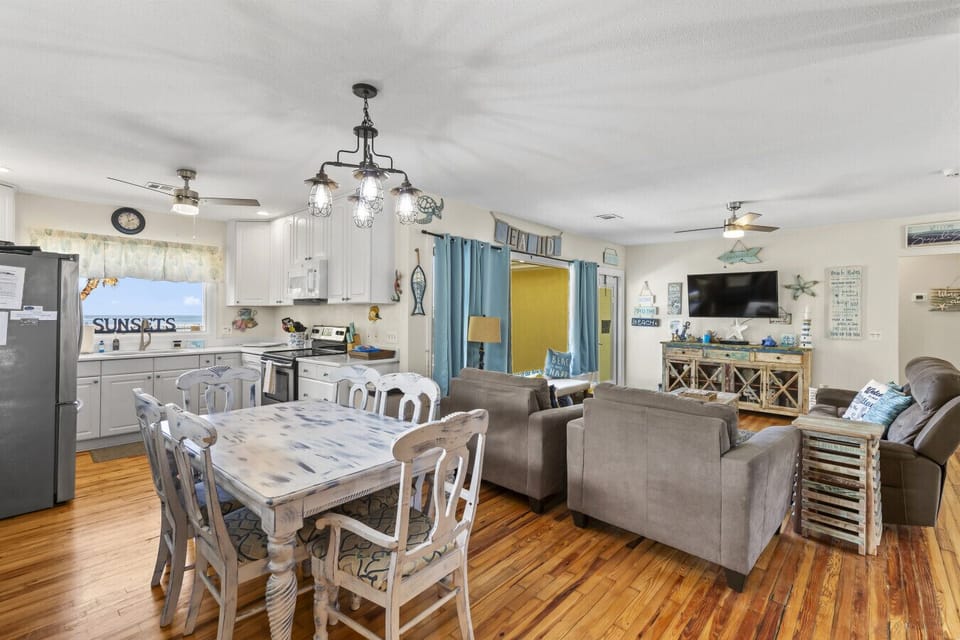 Daytona Beach Pool Airbnb VRBO Pet Friendly