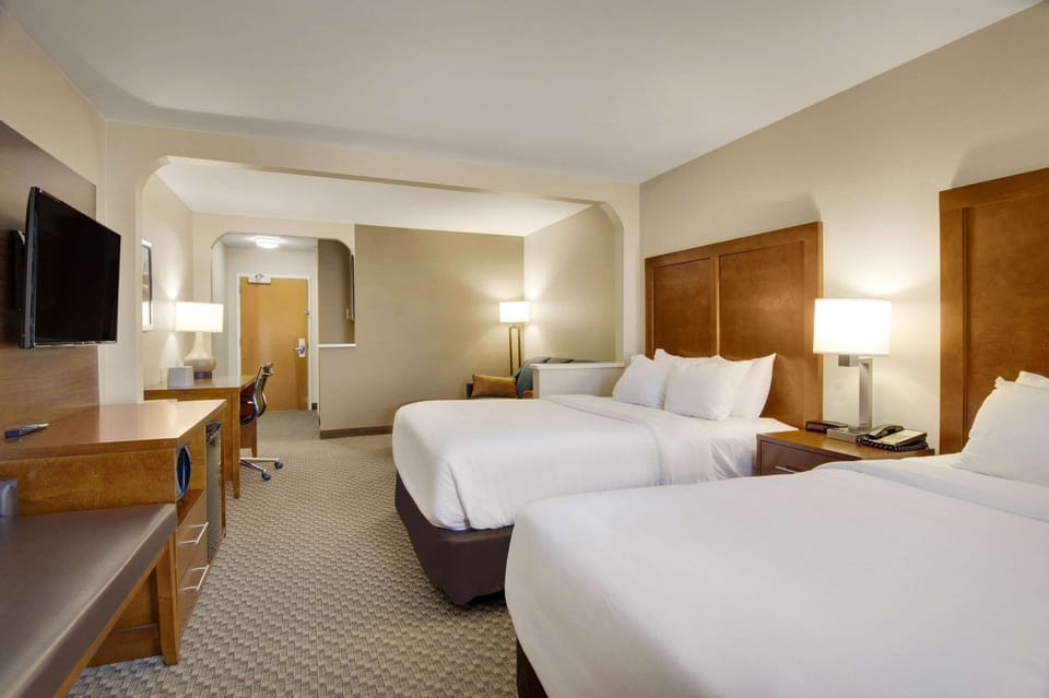 In-room safe, desk, laptop workspace, blackout drapes
