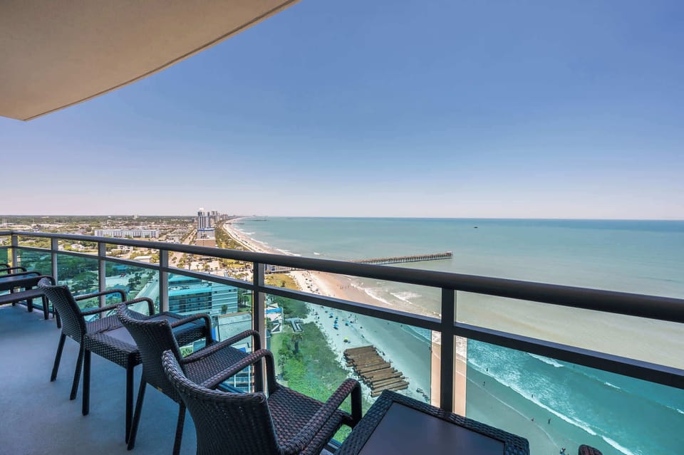 Oceanfront Balcony Views You’ll Love 🌅
