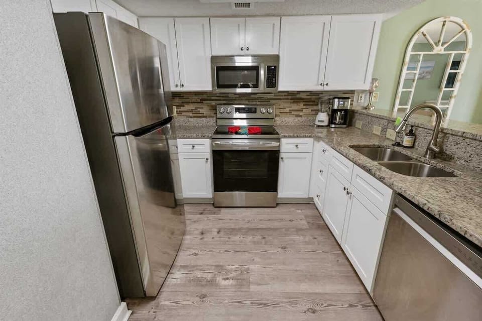 Large Kitchen Area