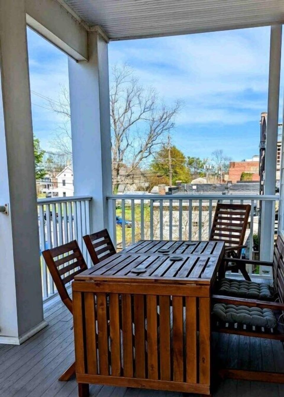 Balcony3