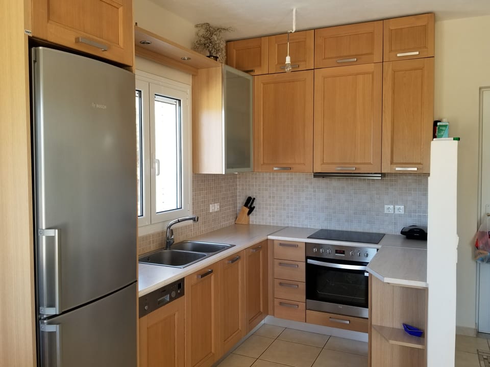 Modern kitchen (Image 1)