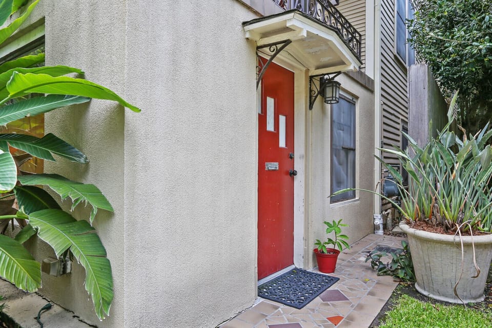 Entrance to Apt 