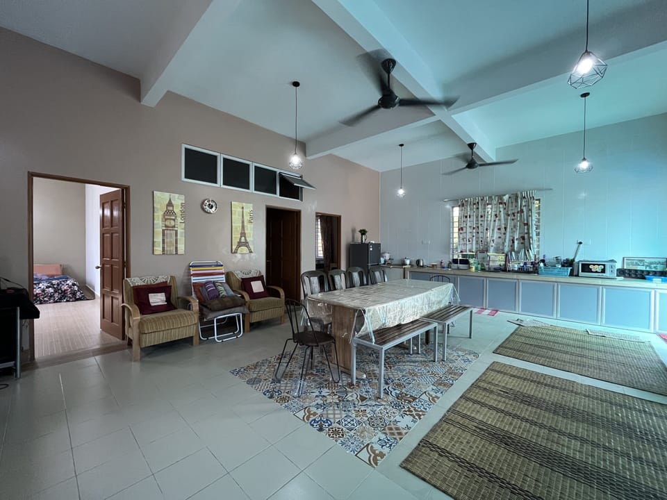 3 Bedroom Ground Floor House | Living area | Flat-screen TV