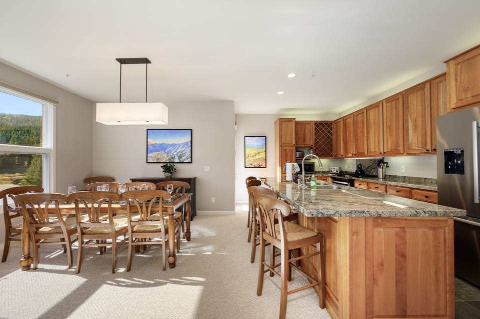 Condo, 3 Bedrooms | Private kitchen | Fridge, oven, coffee/tea maker, electric kettle