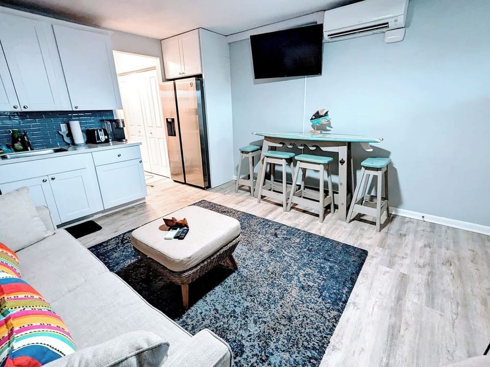 Room for everyone in the living roomDolphin Court #15