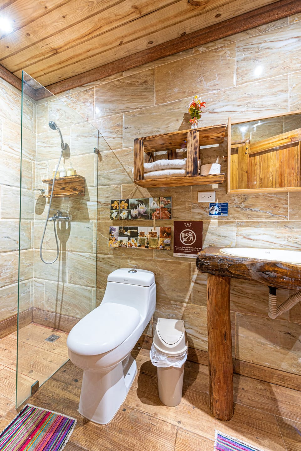 Marcial Eagle | Bathroom | Shower, hair dryer, towels, soap