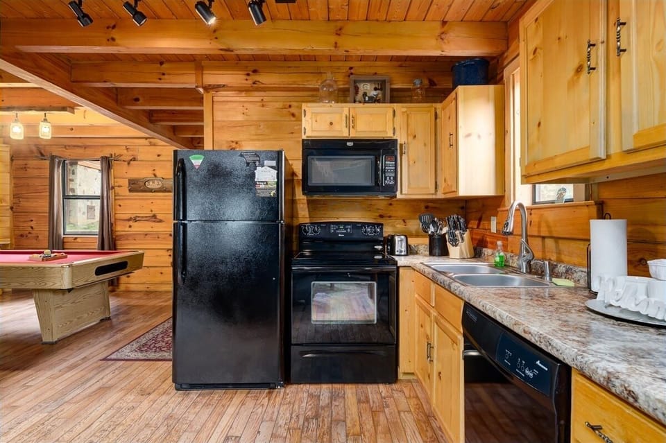 Fully-equipped kitchen