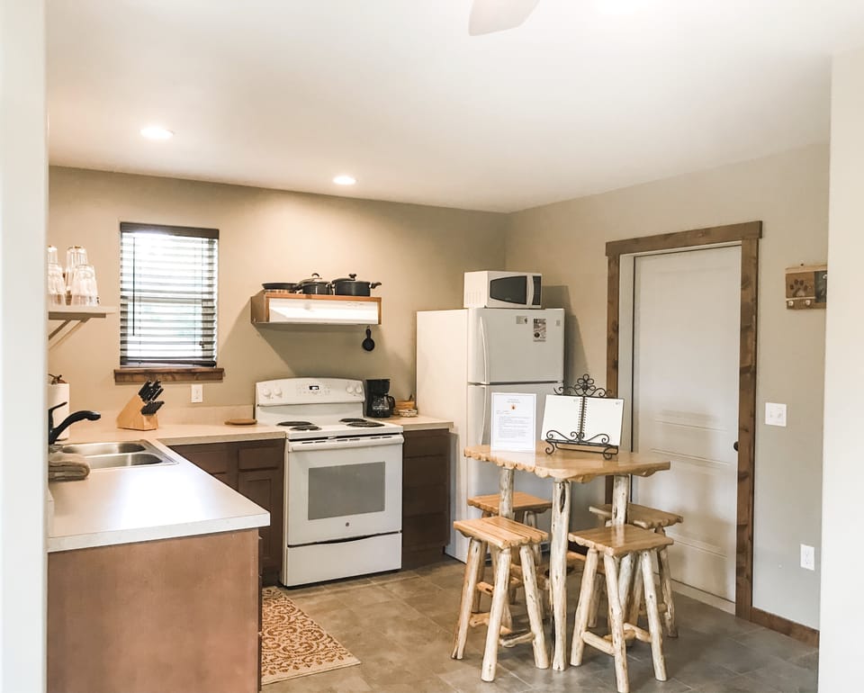 Full Kitchen.