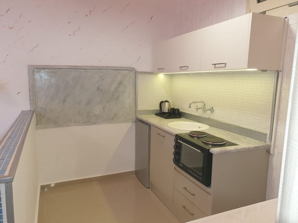 Apartment, 2 Bedrooms, Smoking, Balcony | Interior