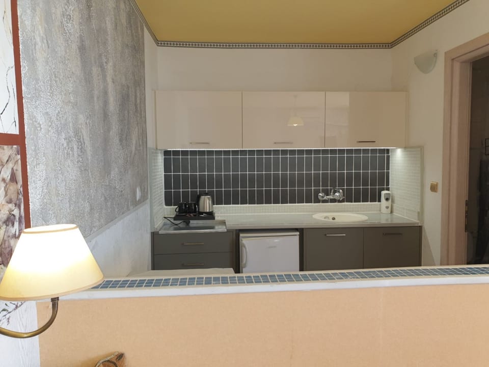 Apartment, 2 Bedrooms, Smoking, Balcony | Interior