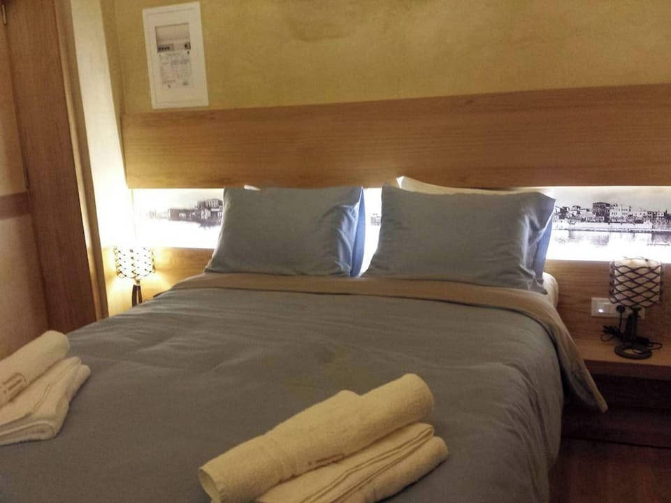 Room, 1 Bedroom, Smoking, Balcony | 1 bedroom