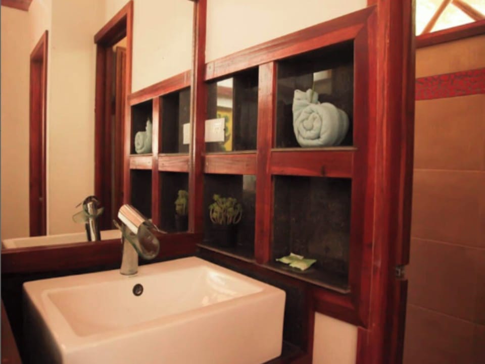 Villa # 3 - High End Studio Apartment With Kitchen, Playa Chiquita Apartment in Cahuita