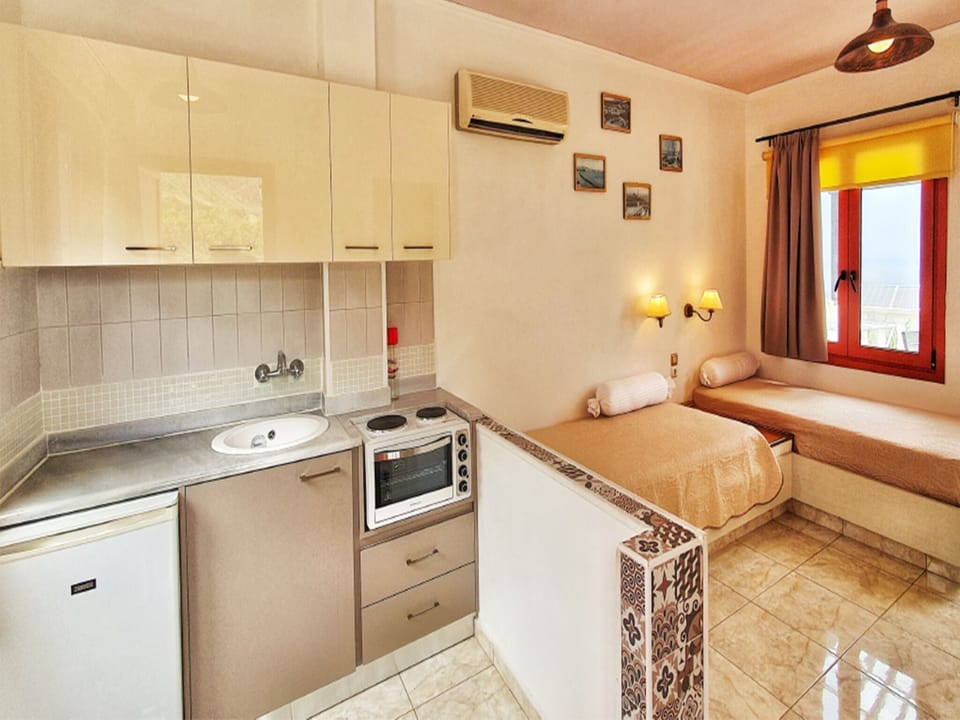 Apartment, 1 Bedroom, Smoking, Balcony | Interior