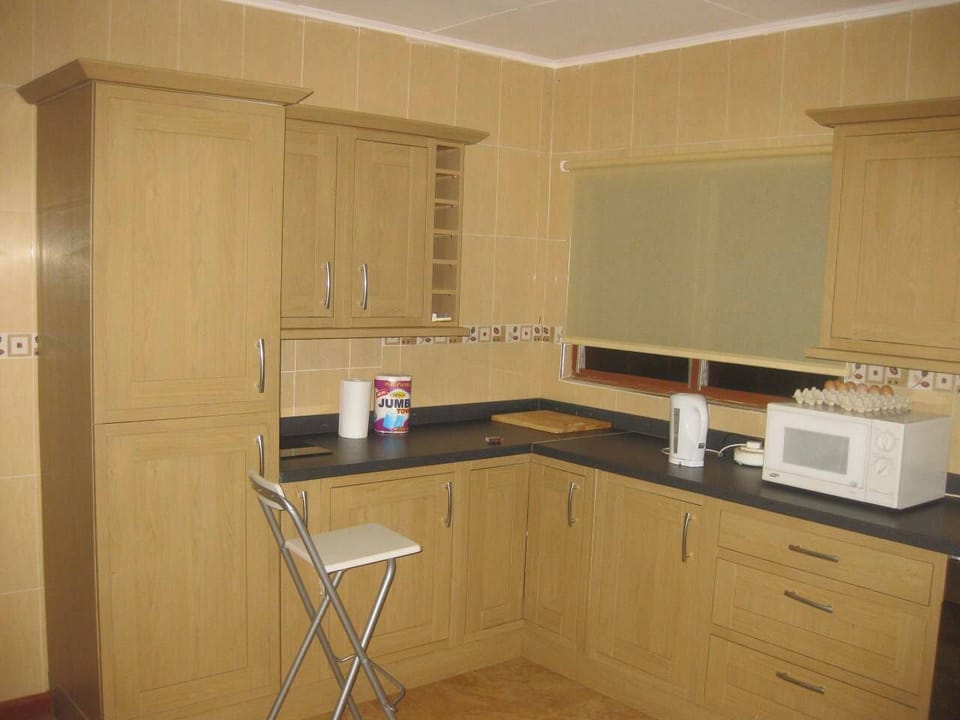 Room, 6 Bedrooms, Smoking, Balcony | Private kitchen