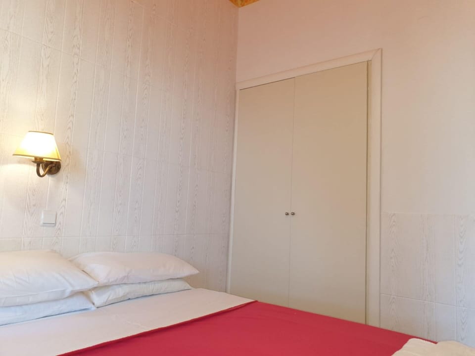 Room, 1 Bedroom, Balcony, Garden View | 1 bedroom
