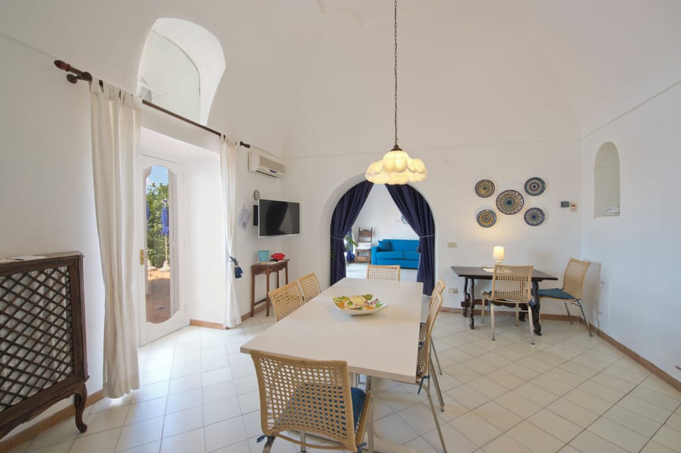 Villa, 4 Bedrooms, Smoking, Private Pool | Dining