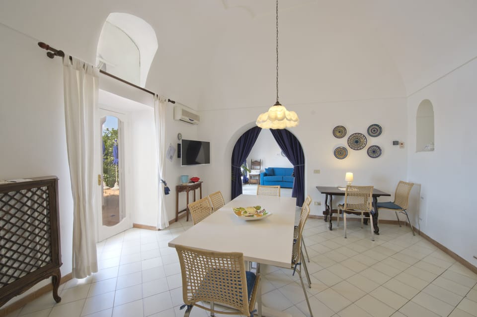 Villa, 4 Bedrooms, Smoking, Private Pool | Interior