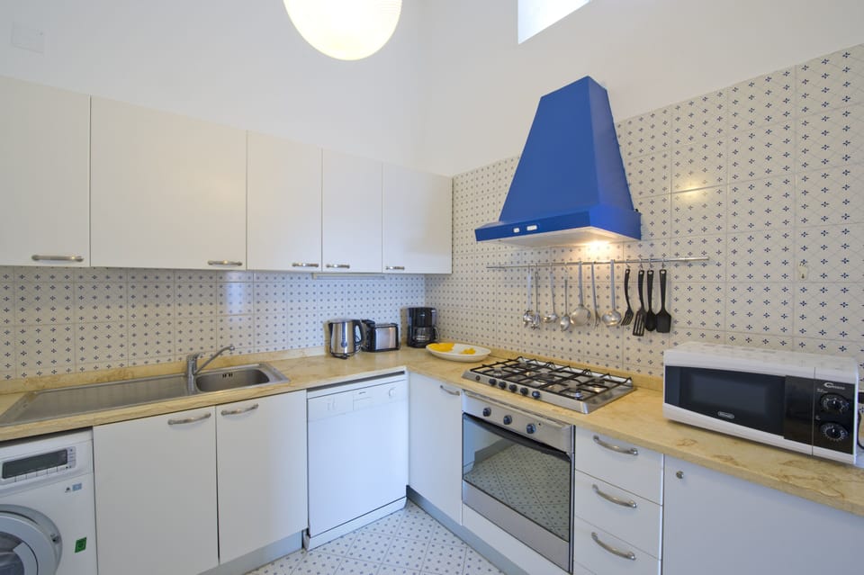 Villa, 4 Bedrooms, Smoking, Private Pool | Private kitchen | Fridge, microwave, stovetop, dishwasher