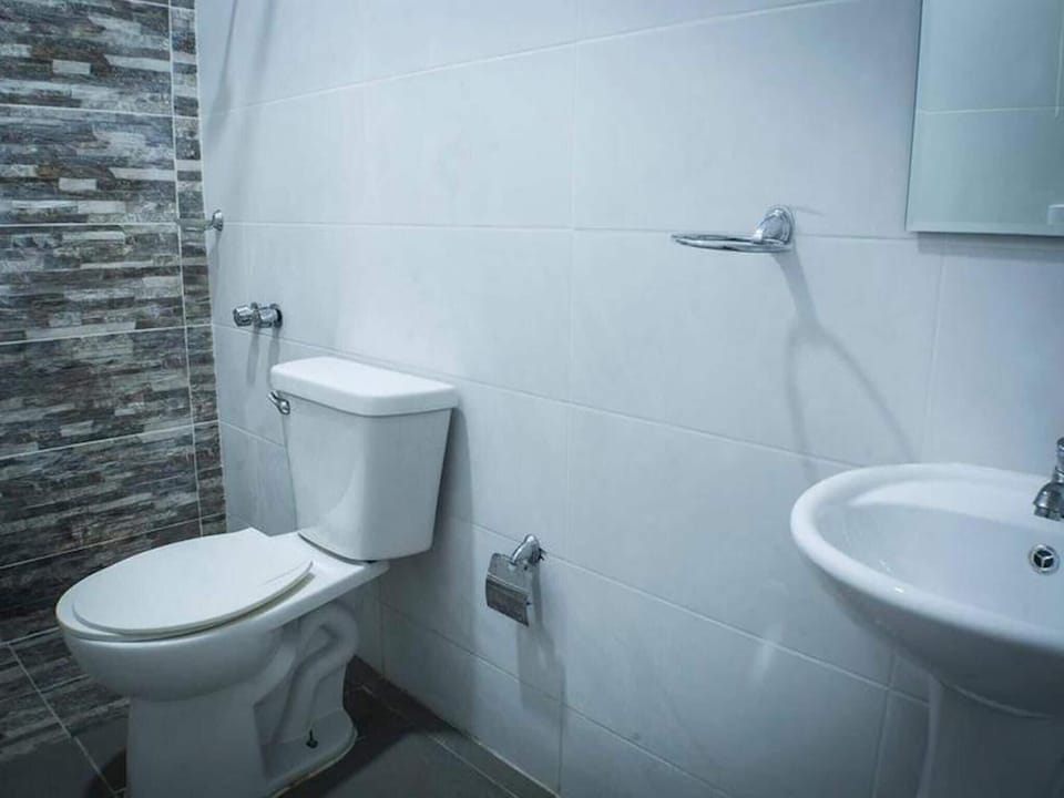 Room, 1 Bedroom, Smoking, City View | Bathroom