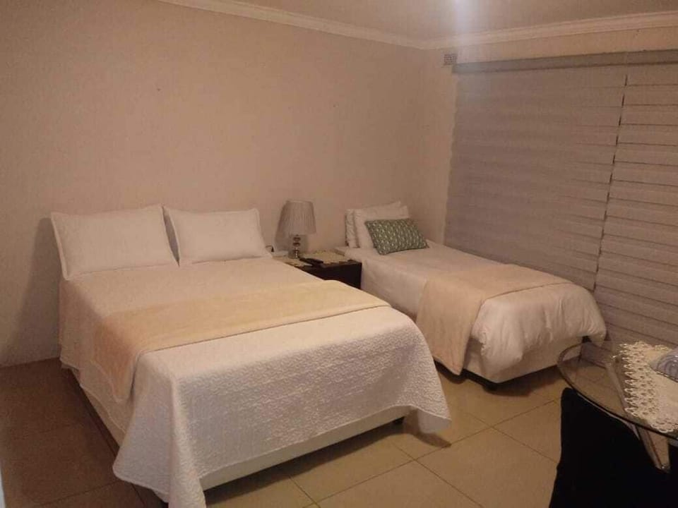 House, 2 Bedrooms, Accessible, Smoking | 2 bedrooms, bed sheets