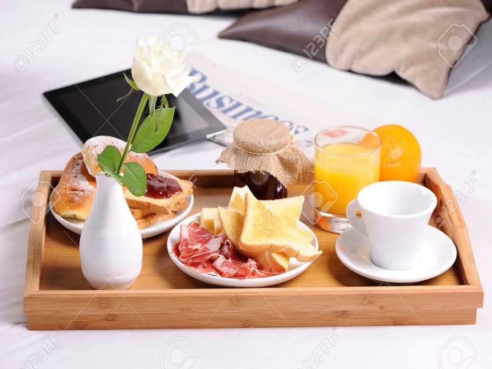 Room, 1 Bedroom, Smoking, Balcony | Dining
